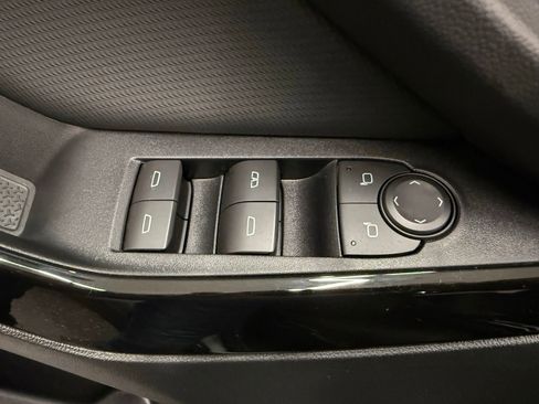 Used 2026 Chevrolet Equinox LT AWD/4WD image 10