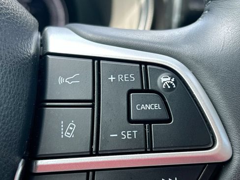 Used 2024 Toyota Highlander Platinum FWD image 19