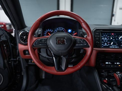 Used 2021 Nissan GT-R Premium AWD/4WD image 19