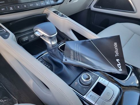 New 2025 Kia Telluride EX w/ EX Captain's Chair Package image 21