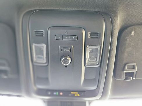 Used 2024 Chevrolet Suburban LT RWD image 26