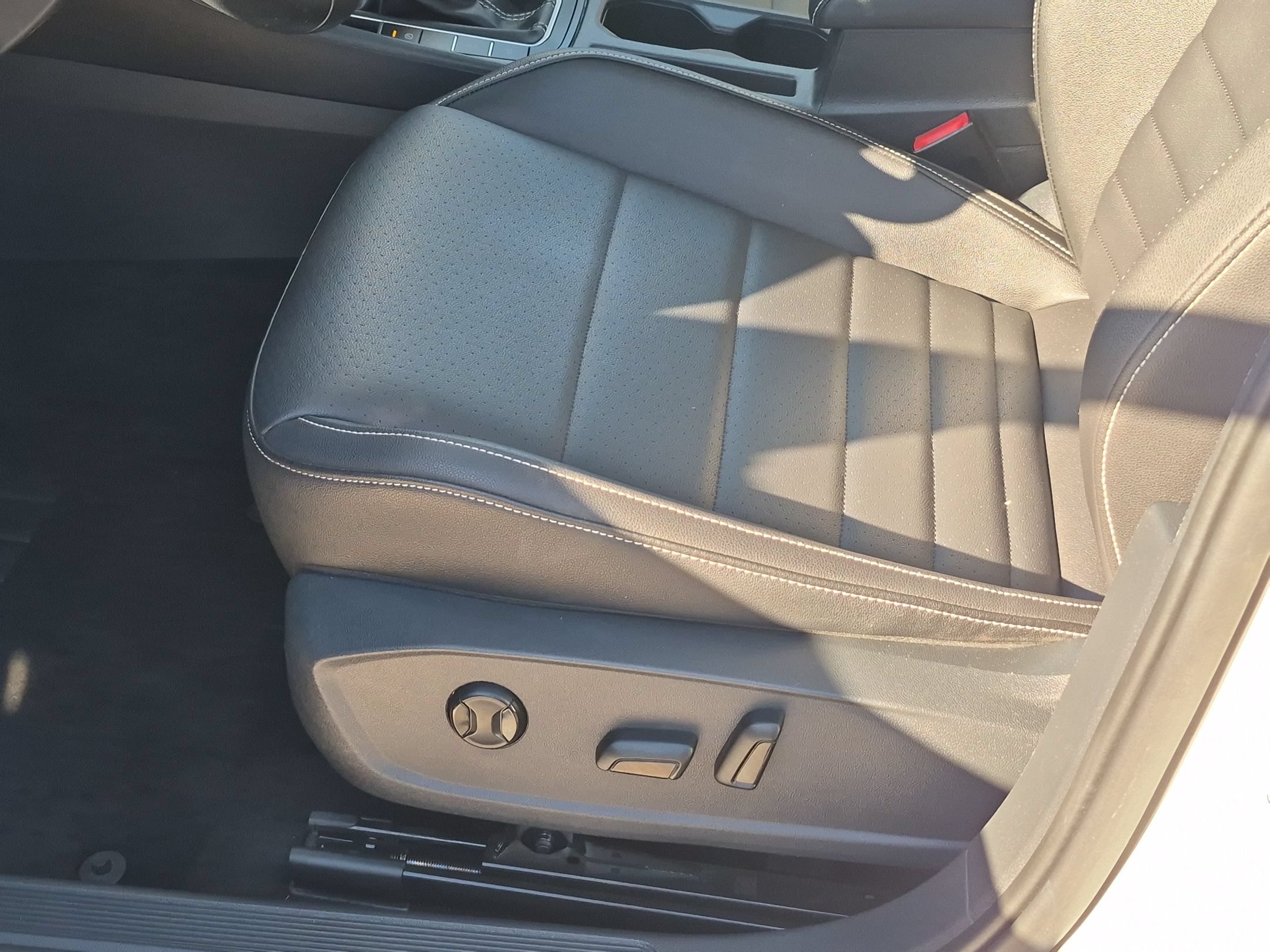 Used 2022 Volkswagen Jetta SE FWD image 14