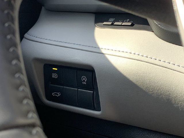 Used 2025 Toyota Highlander XLE FWD image 15