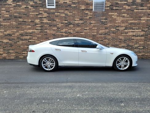 Used 2015 Tesla Model S 70D AWD/4WD image 5