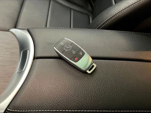 Certified 2021 Mercedes-Benz GLC 300 4MATIC image 35