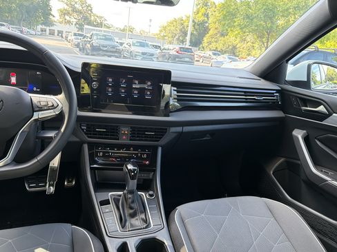 Used 2026 Volkswagen Jetta Sport FWD image 31