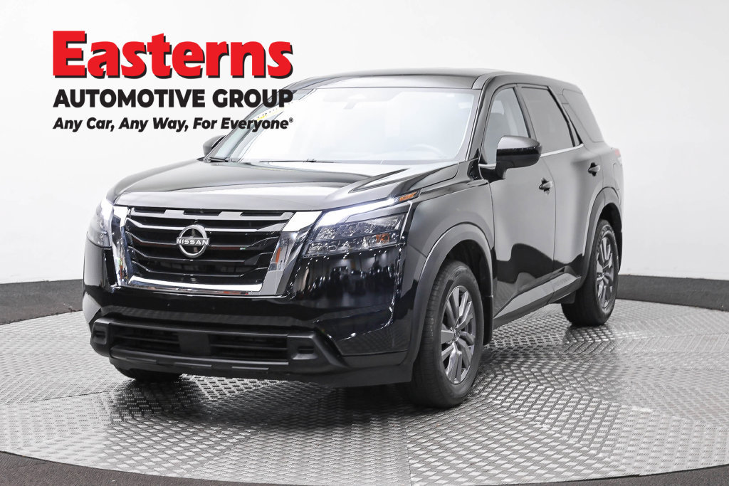 Used 2023 Nissan Pathfinder S AWD/4WD image 1