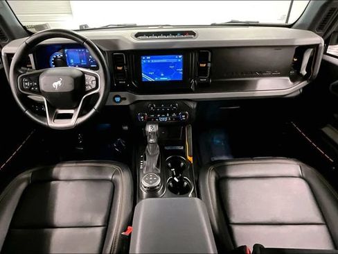 Used 2023 Ford Bronco Badlands w/ Sasquatch Package AWD/4WD image 17
