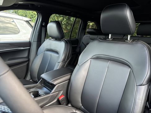 New 2025 Jeep Grand Cherokee Limited w/ MOPAR Finishing Package image 10