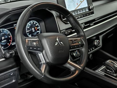 Used 2024 Mitsubishi Outlander SE Black Edition FWD image 19