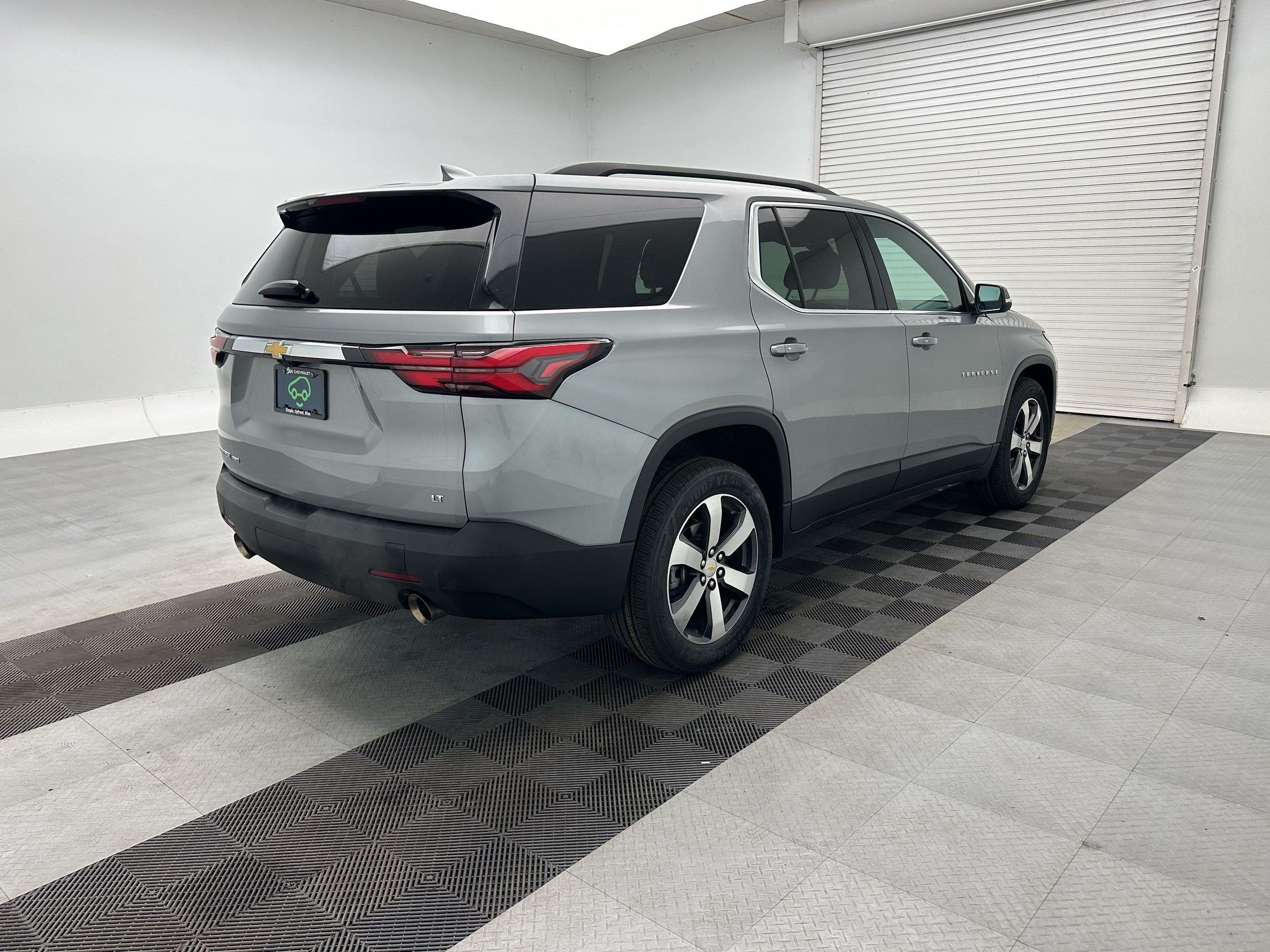 Certified 2023 Chevrolet Traverse LT w/ LT Premium Package AWD/4WD image 9