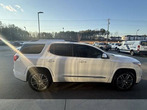 Used 2019 GMC Acadia Denali image 7