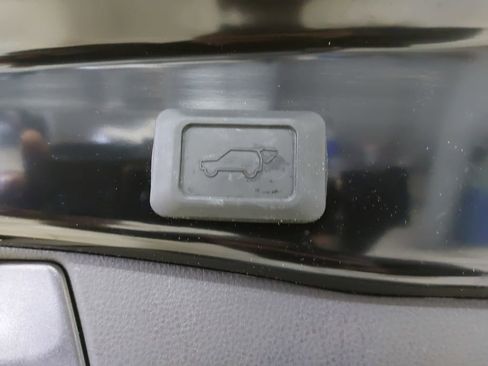 Used 2023 Toyota RAV4 XLE Premium image 13