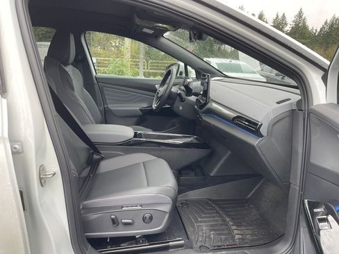 Certified 2023 Volkswagen ID.4 Pro S image 10