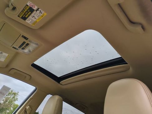 Used 2017 Toyota Highlander XLE w/ Carpet Mat Package AWD/4WD image 17