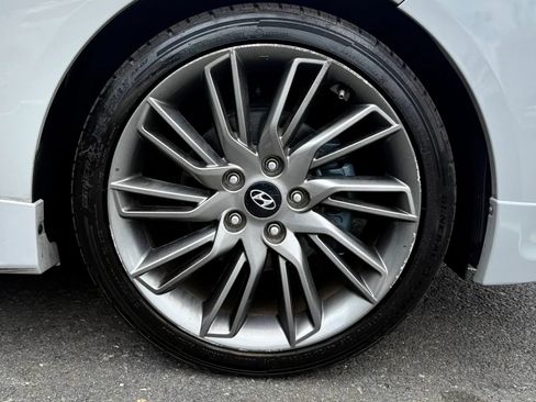 Used 2013 Hyundai Veloster RE:MIX Edition FWD image 40