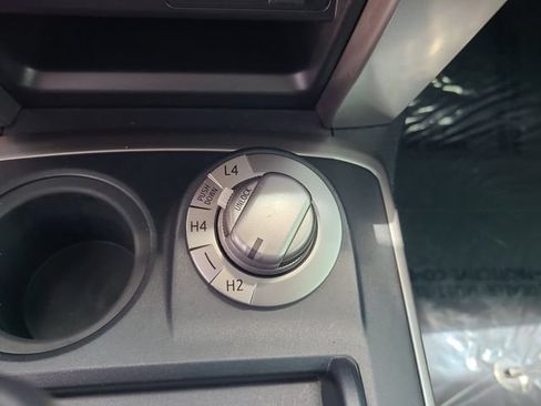 Used 2019 Toyota 4Runner SR5 Premium AWD/4WD image 31