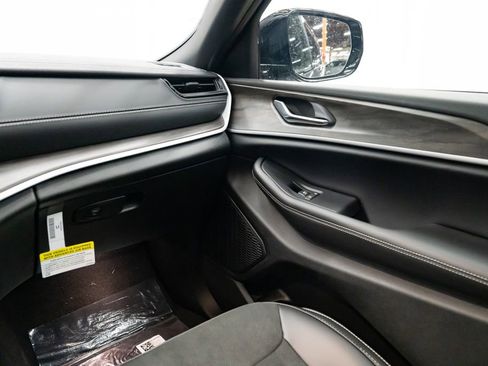 New 2026 Jeep Grand Cherokee 4WD image 10