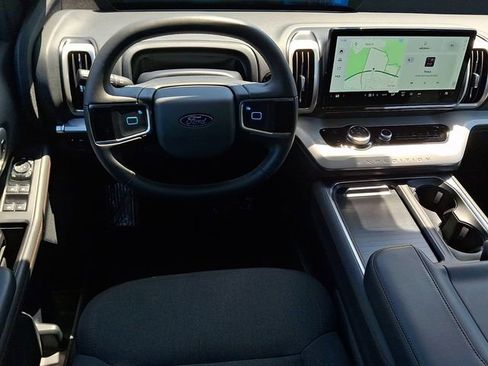 Used 2025 Ford Expedition Max Active AWD/4WD image 12