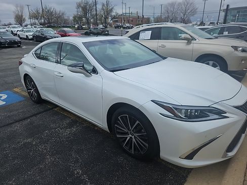 Used 2024 Lexus ES 350 w/ Premium Package image 2