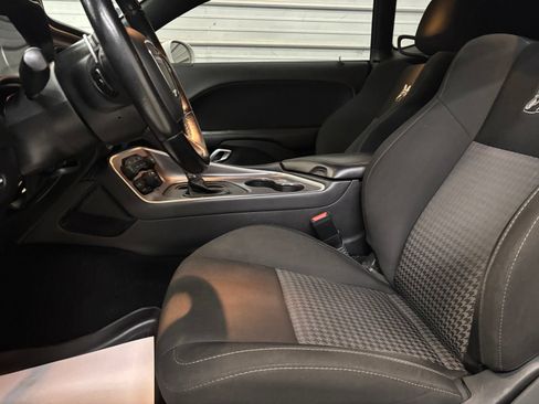 Used 2019 Dodge Challenger R/T Scat Pack RWD image 9