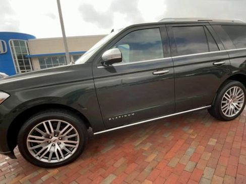 Used 2022 Ford Expedition Platinum image 6
