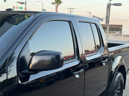 Used 2014 Nissan Frontier SV w/ SV Value Truck Package RWD image 8