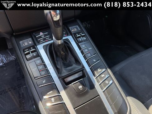Used 2017 Porsche Macan AWD/4WD image 23