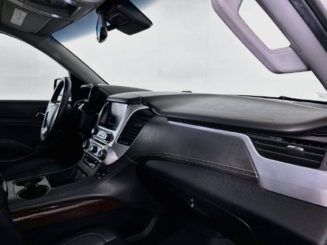 Used 2020 GMC Yukon SLT w/ Graphite Performance Edition RWD image 32