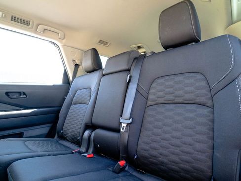 Used 2024 Nissan Pathfinder SV FWD image 32