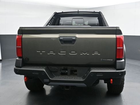 Used 2024 Toyota Tacoma Trailhunter image 8