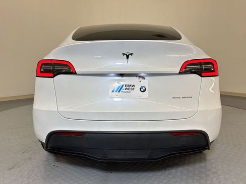 Used 2024 Tesla Model Y Long Range image 10