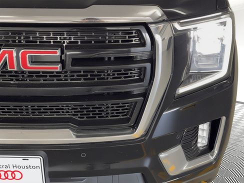 Used 2023 GMC Yukon SLT image 11