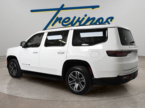 Used 2024 Jeep Wagoneer Series II w/ Flexible Seating Group AWD/4WD image 8