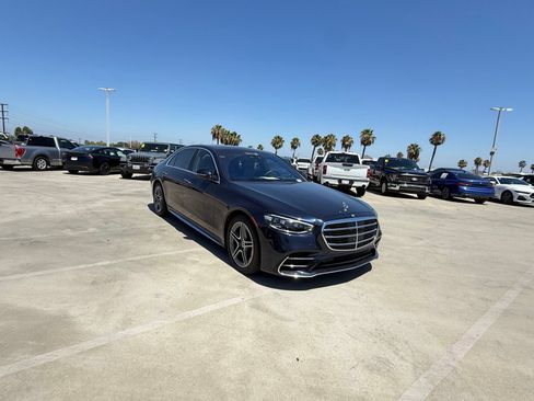 Used 2022 Mercedes-Benz S 580 4MATIC Sedan w/ AMG Line Package image 4