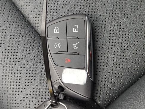 Used 2025 Chevrolet Equinox RS w/ Safety and Technology Package FWD image 40