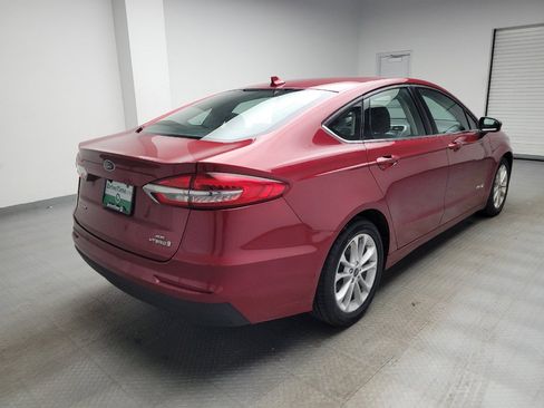 Used 2019 Ford Fusion SE FWD image 9