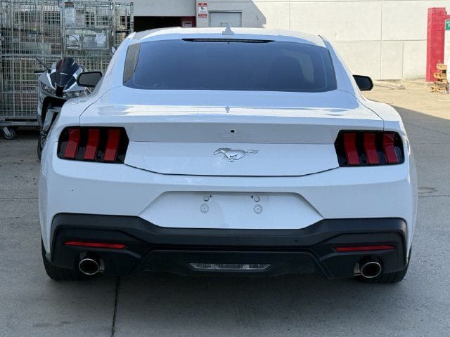 Used 2025 Ford Mustang Coupe RWD image 5