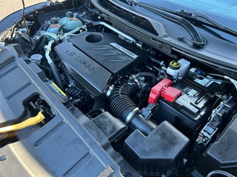 Used 2022 Nissan Rogue SV image 30