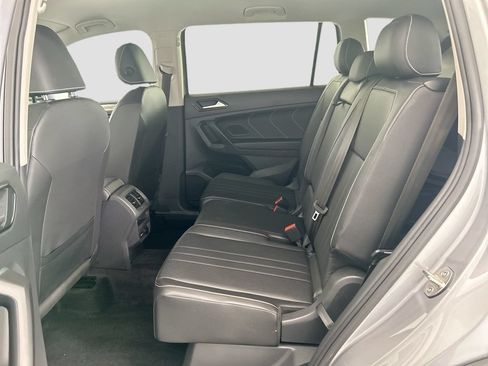 Used 2023 Volkswagen Tiguan SE FWD image 19