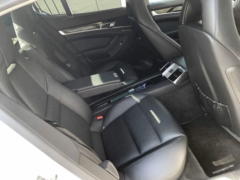 Used 2013 Porsche Panamera image 31