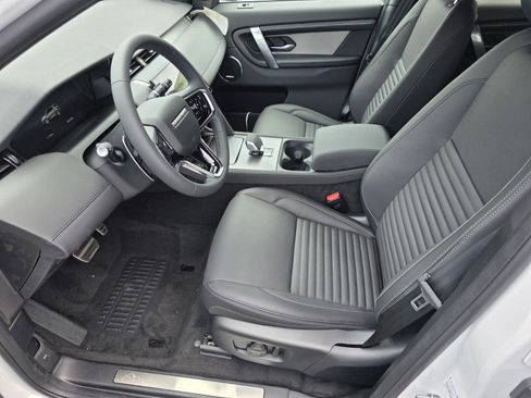 Used 2026 Land Rover Discovery Sport Landmark AWD/4WD image 10