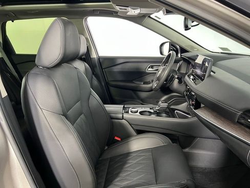 Used 2024 Nissan Rogue Platinum w/ Platinum Premium Package AWD/4WD image 33