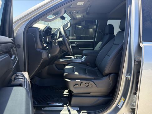 Used 2025 Chevrolet Silverado 2500 LTZ w/ LTZ Premium Package AWD/4WD image 14