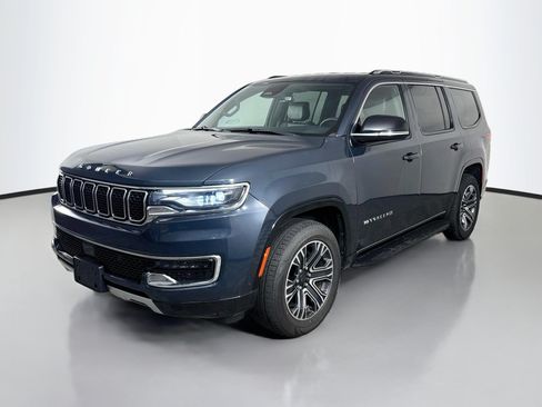 Used 2024 Jeep Wagoneer Series II w/ Flexible Seating Group RWD image 4