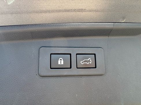 Used 2023 Subaru Outback Premium AWD/4WD image 7