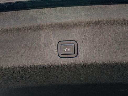 Used 2023 Chevrolet Suburban Premier RWD image 27