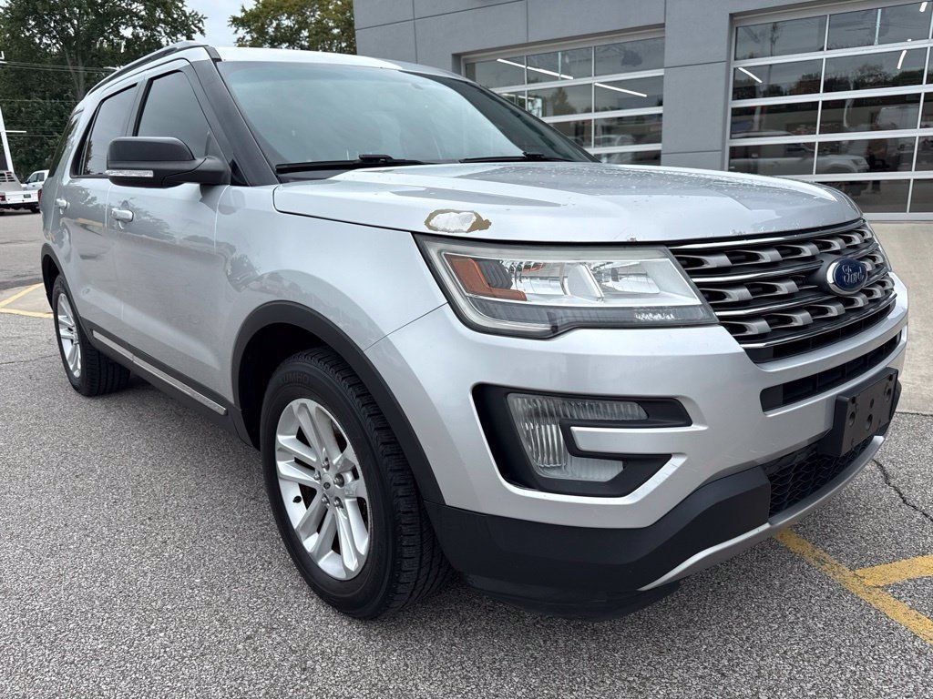 Used 2016 Ford Explorer XLT w/ Equipment Group 201A FWD image 6