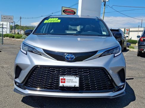Certified 2023 Toyota Sienna XSE image 3