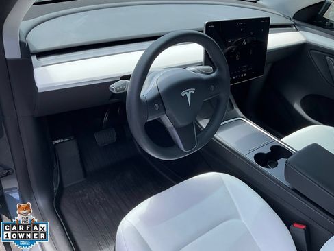 Used 2023 Tesla Model Y Long Range AWD/4WD image 16